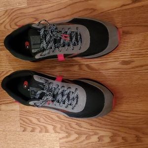 PUMA men's tennis shoe